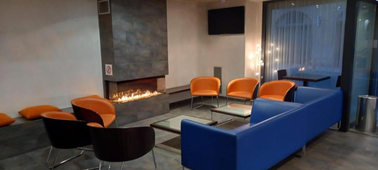 Hotel 9 Sant Antoni Ribes De Freser Bagian luar foto