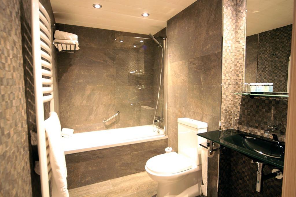 Hotel 9 Sant Antoni Ribes De Freser Ruang foto